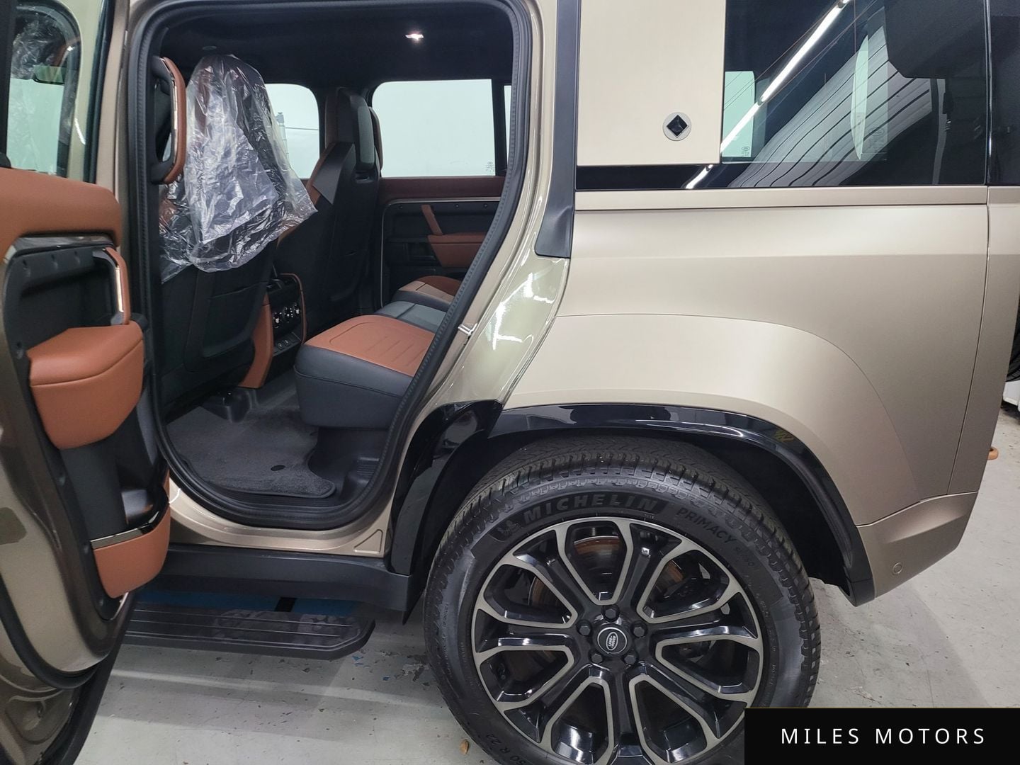 Land Rover Defender 2025 — миниатюра 11