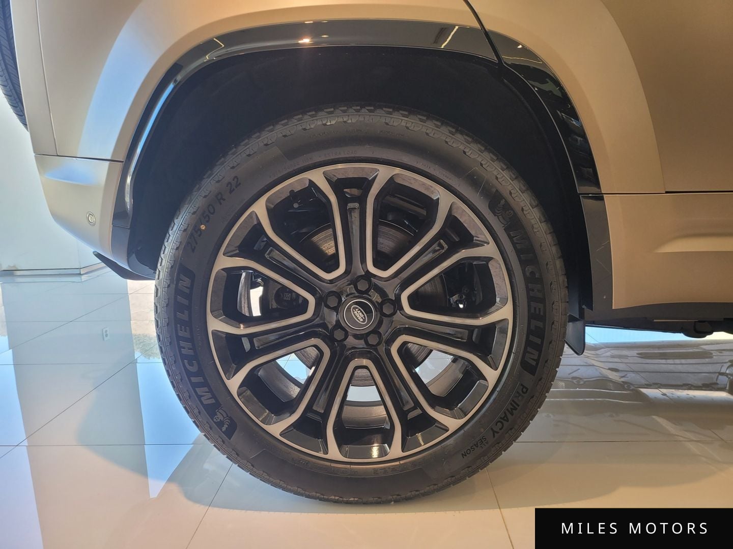 Land Rover Defender 2025 — миниатюра 12