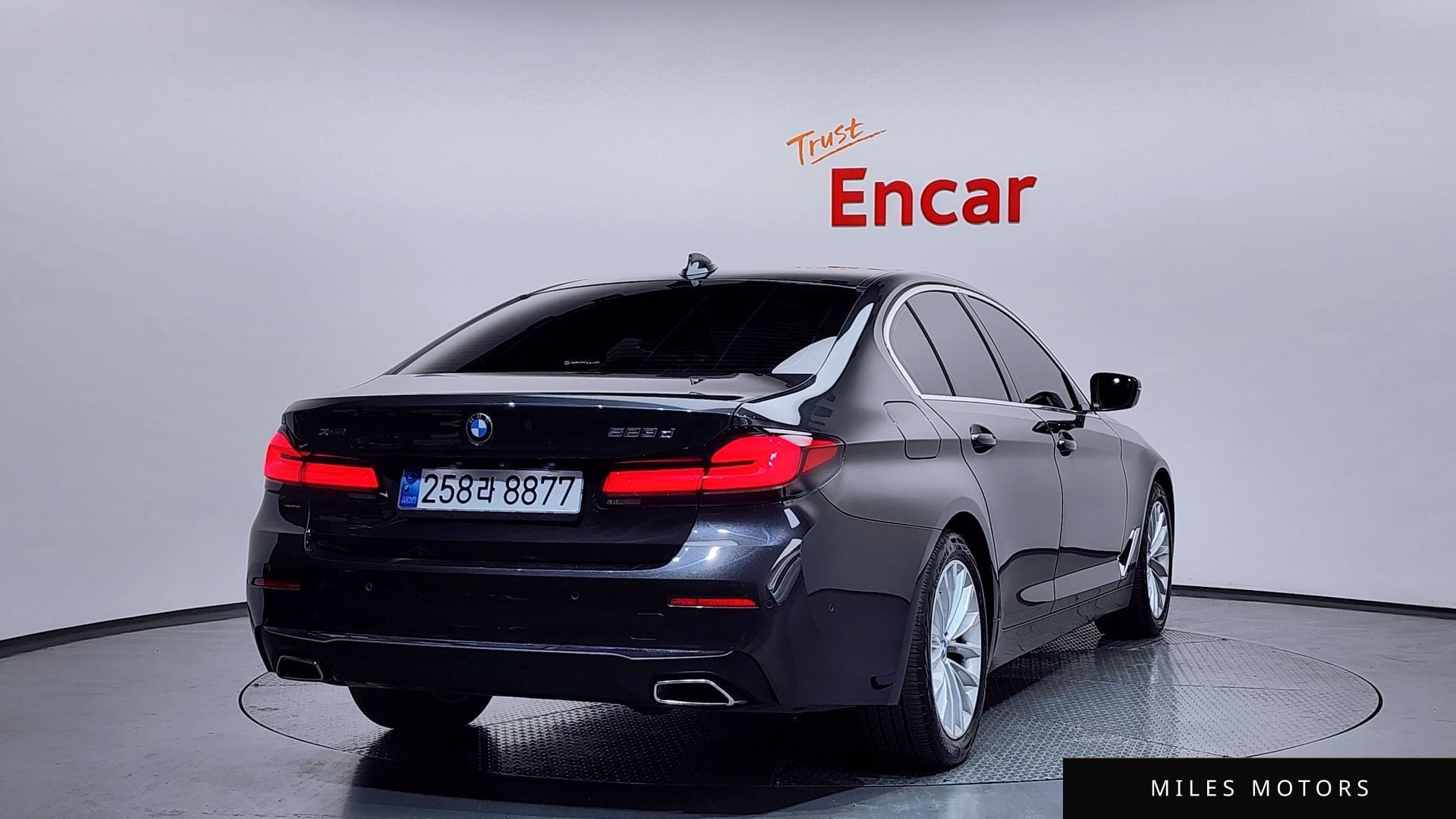 BMW 5 Series (G30) 2022 — миниатюра 2