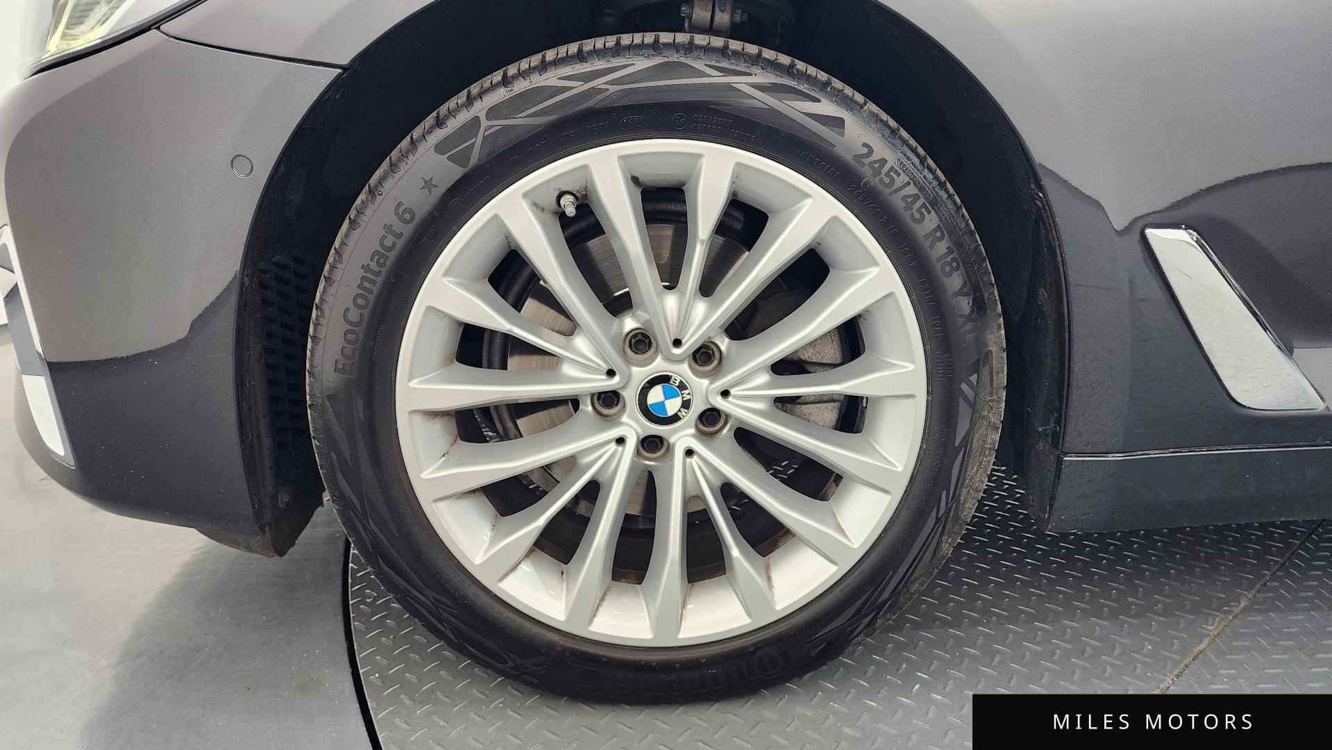 BMW 5 Series (G30) 2022 — миниатюра 5