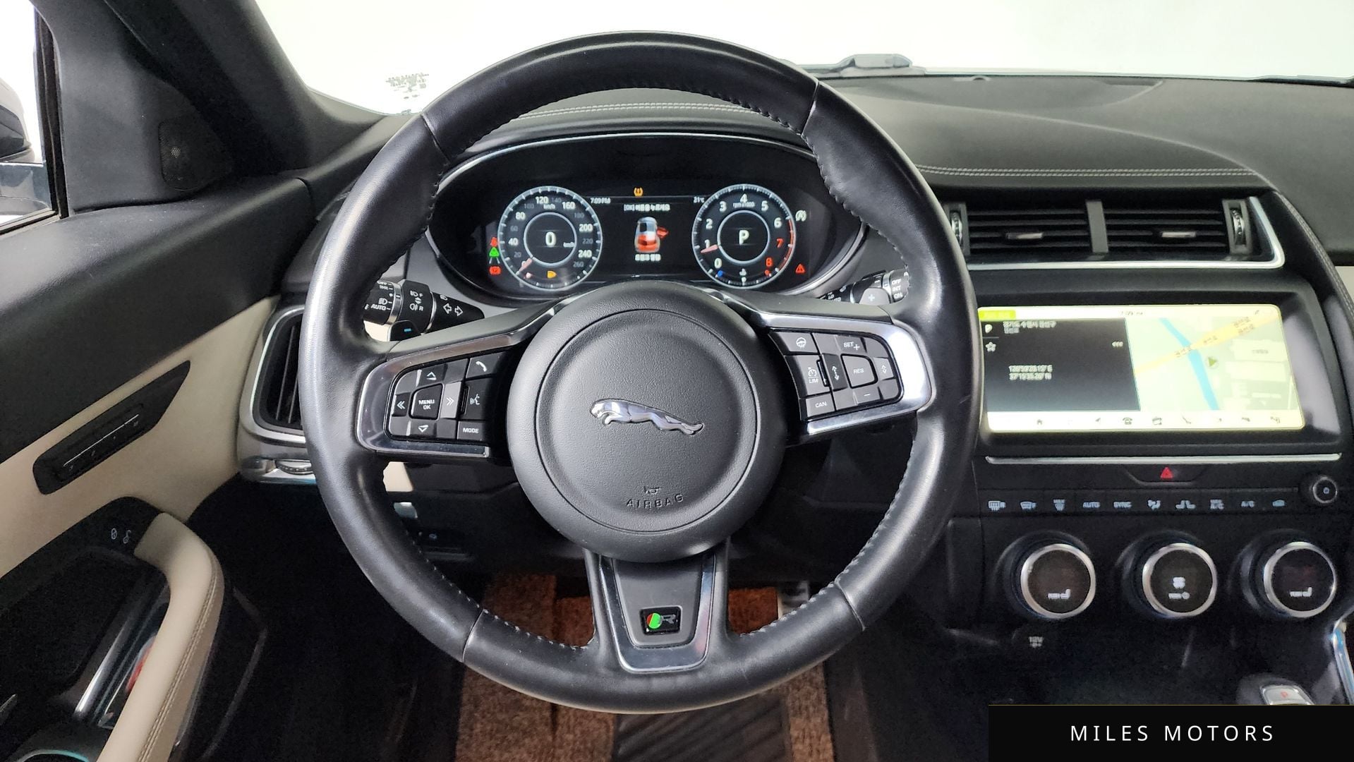 Jaguar E-PACE 2018 — миниатюра 12