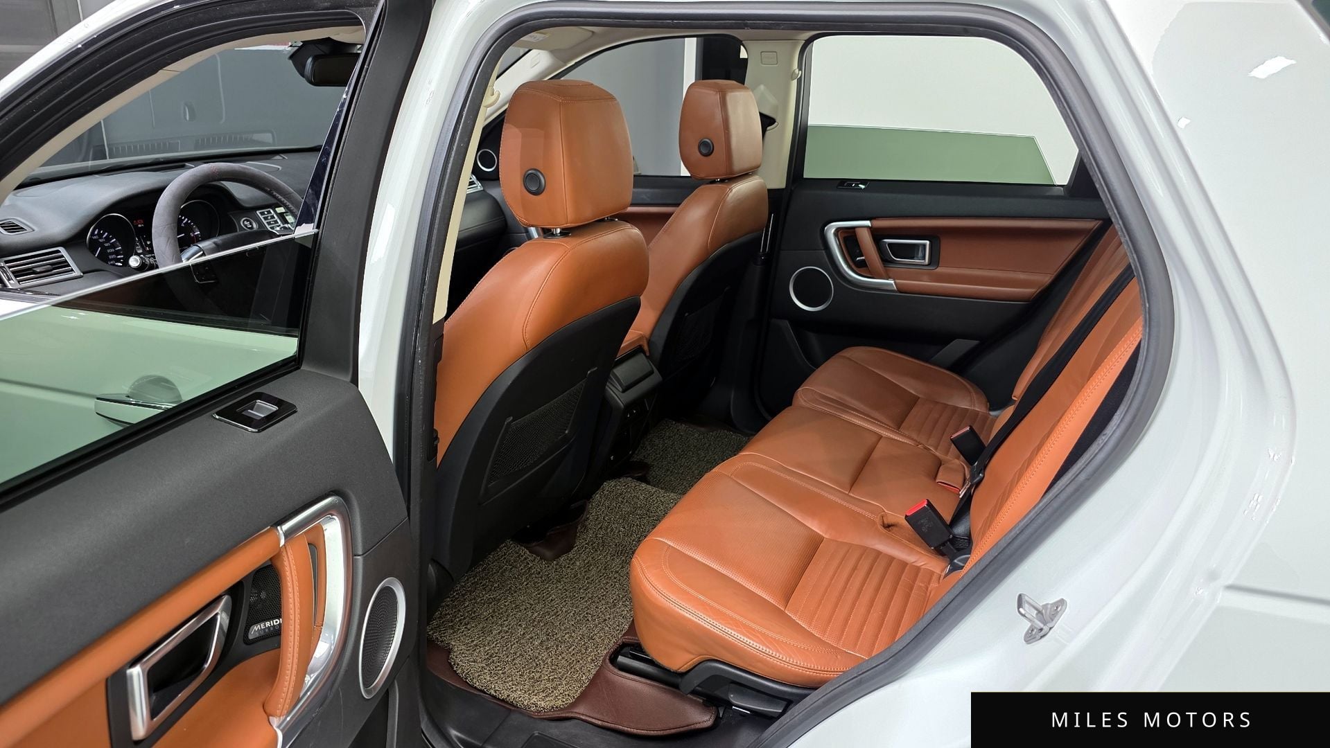 Land Rover Discovery Sport 2015 — миниатюра 11