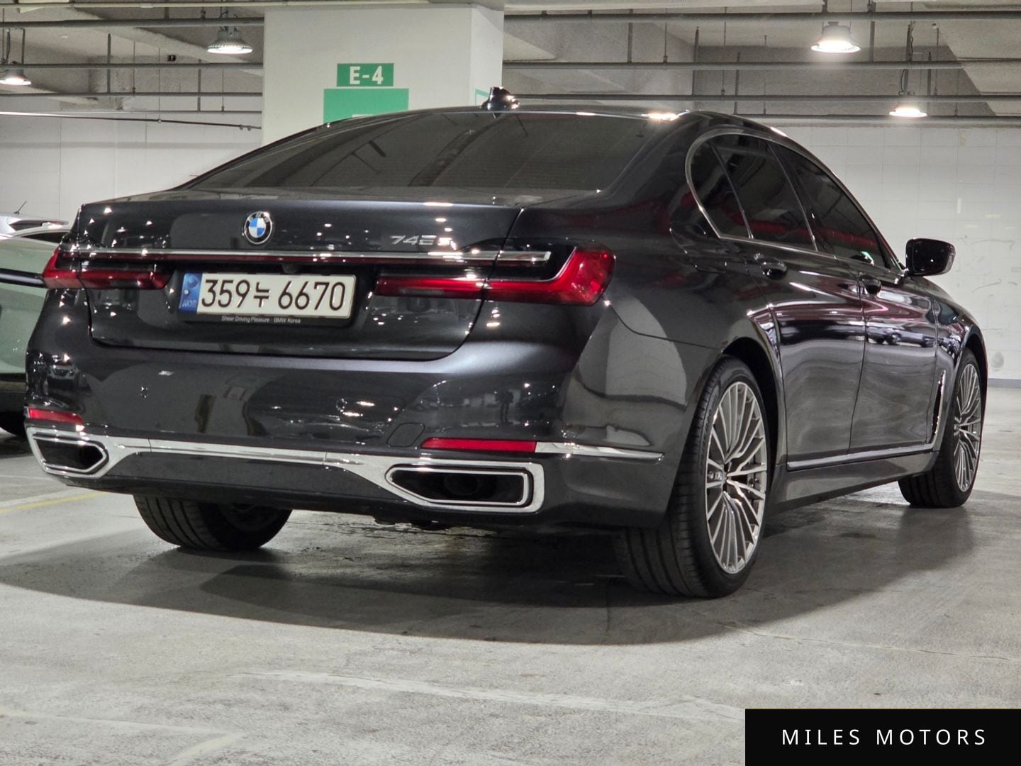 BMW 7 Series (G11) 2021 — миниатюра 2