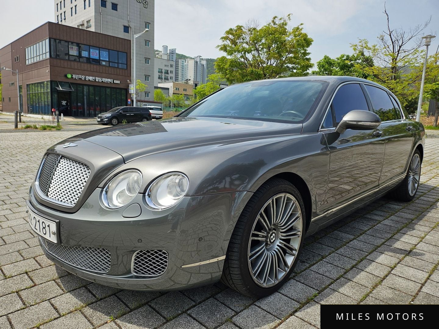 Bentley Flying Spur 2012 — миниатюра 2