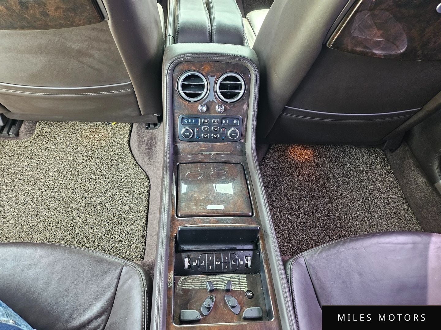 Bentley Flying Spur 2012 — миниатюра 11