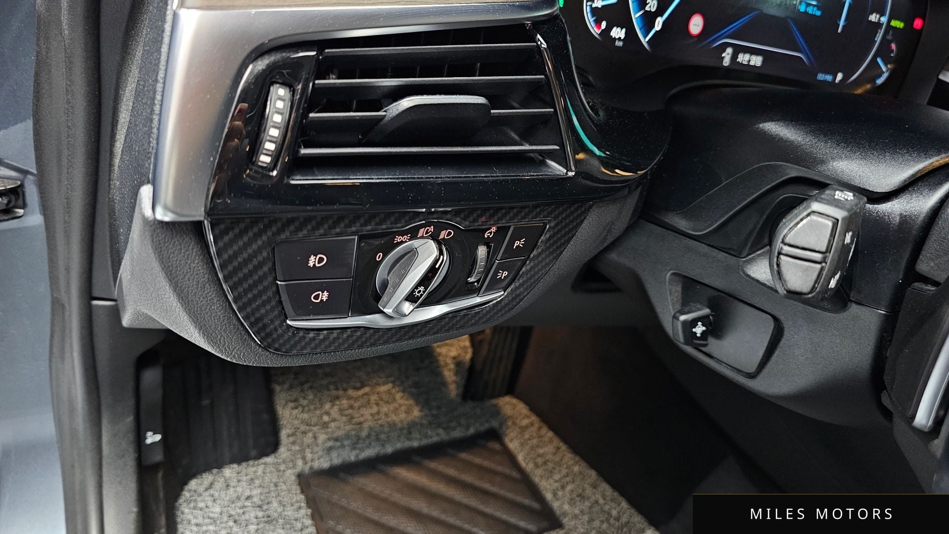 BMW 5시리즈 (G30) 2019 — миниатюра 16