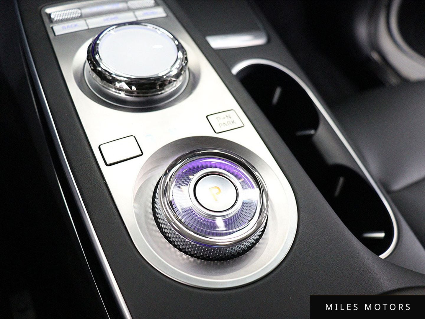 Genesis GV70 2023 — миниатюра 8