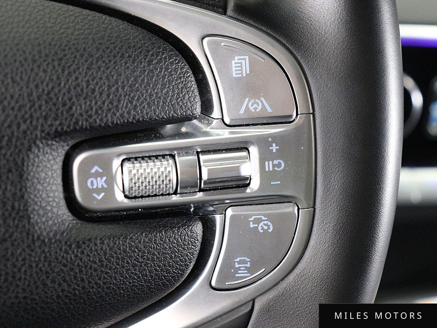 Genesis GV70 2023 — миниатюра 11