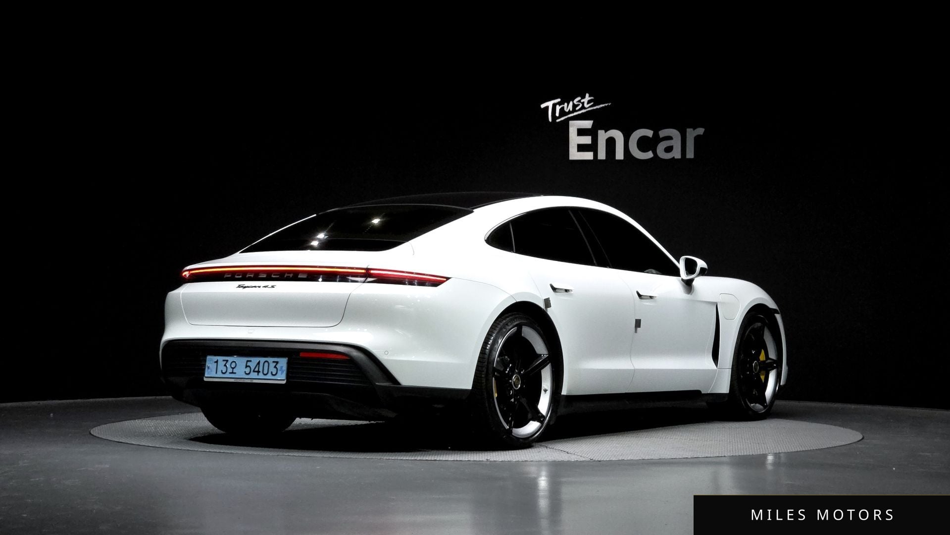 Porsche Taycan 2021 — миниатюра 2