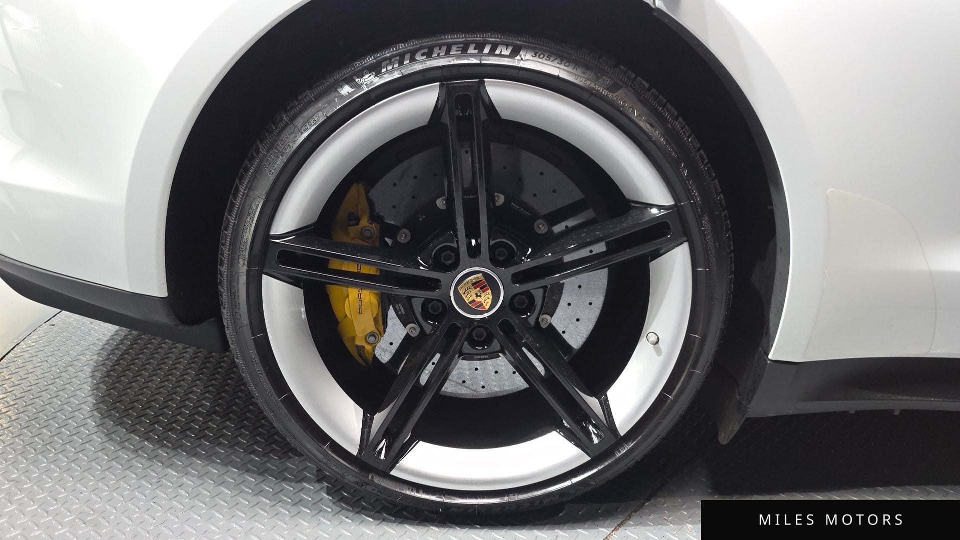 Porsche Taycan 2021 — миниатюра 5