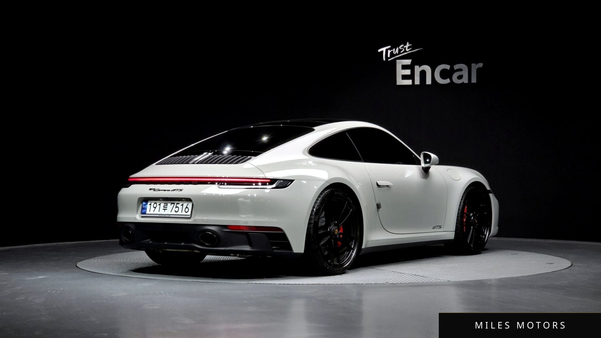 Porsche 911 (992) 2023 — миниатюра 2