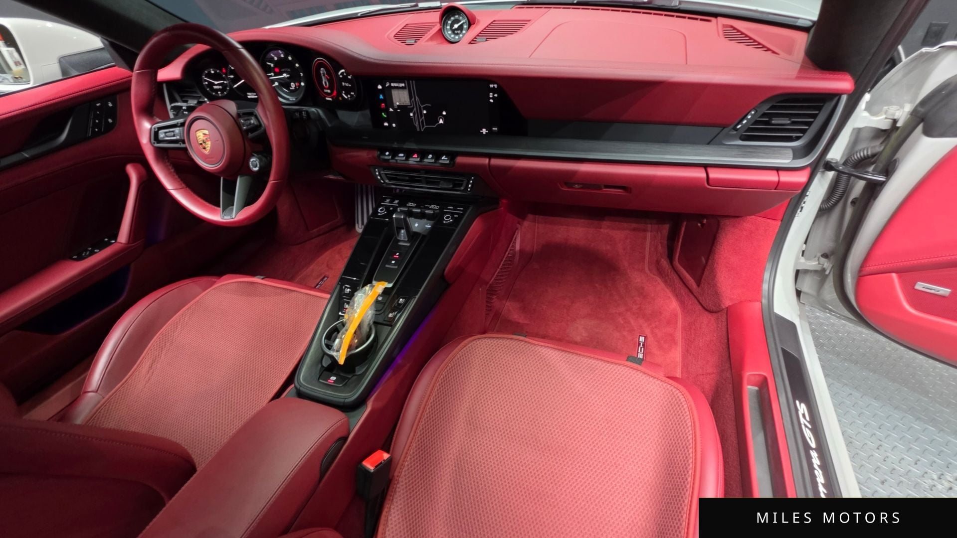 Porsche 911 (992) 2023 — миниатюра 7
