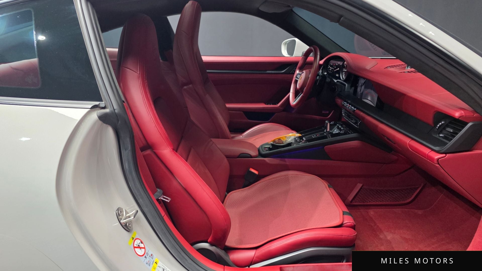 Porsche 911 (992) 2023 — миниатюра 11