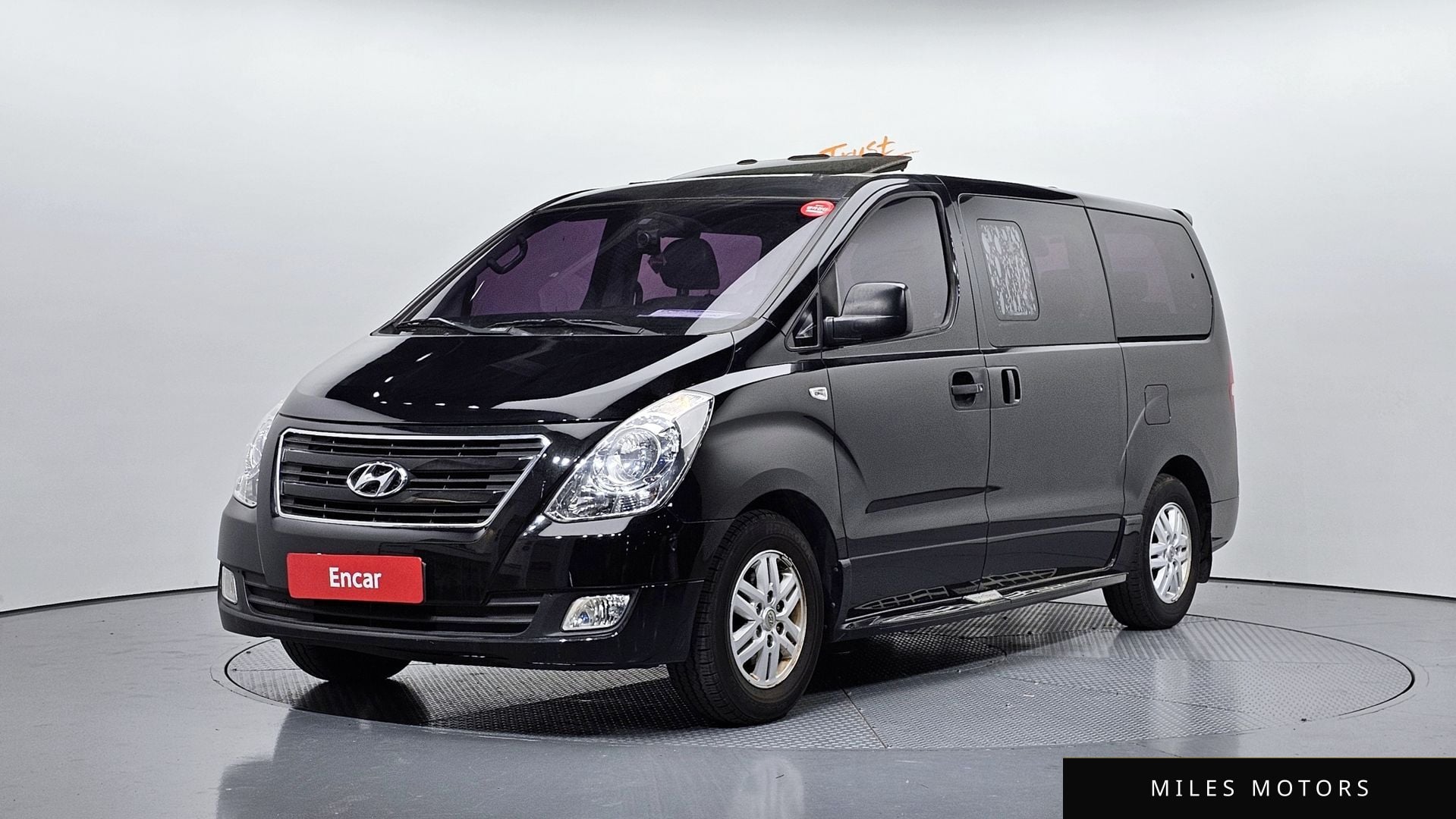 Hyundai Starex 2017 — фото 1 из 12