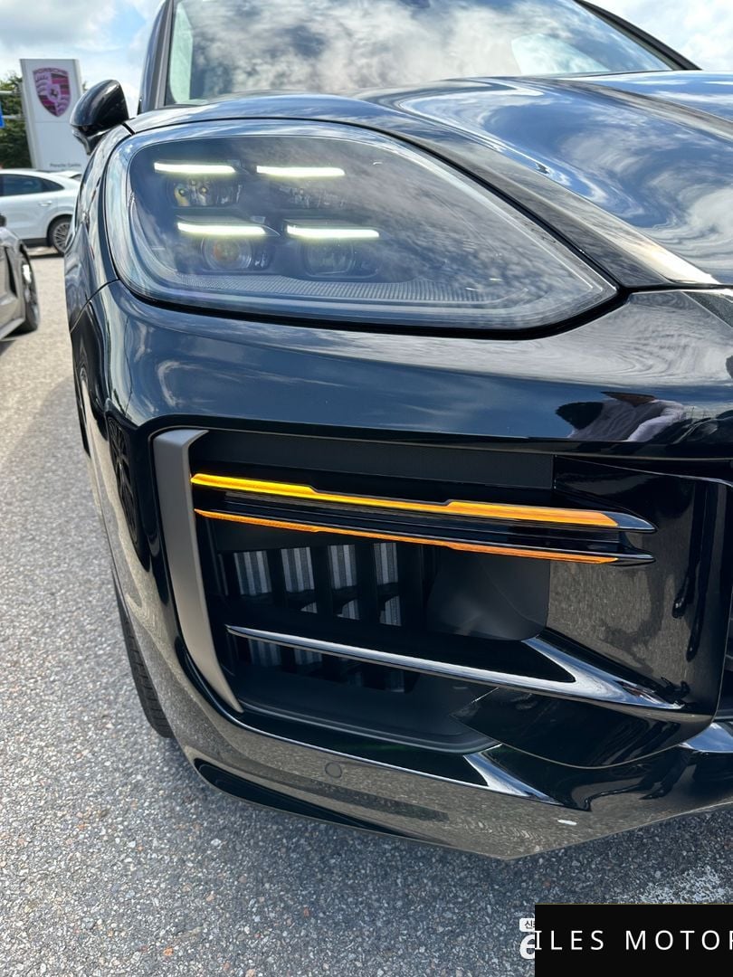 Porsche Cayenne 2025