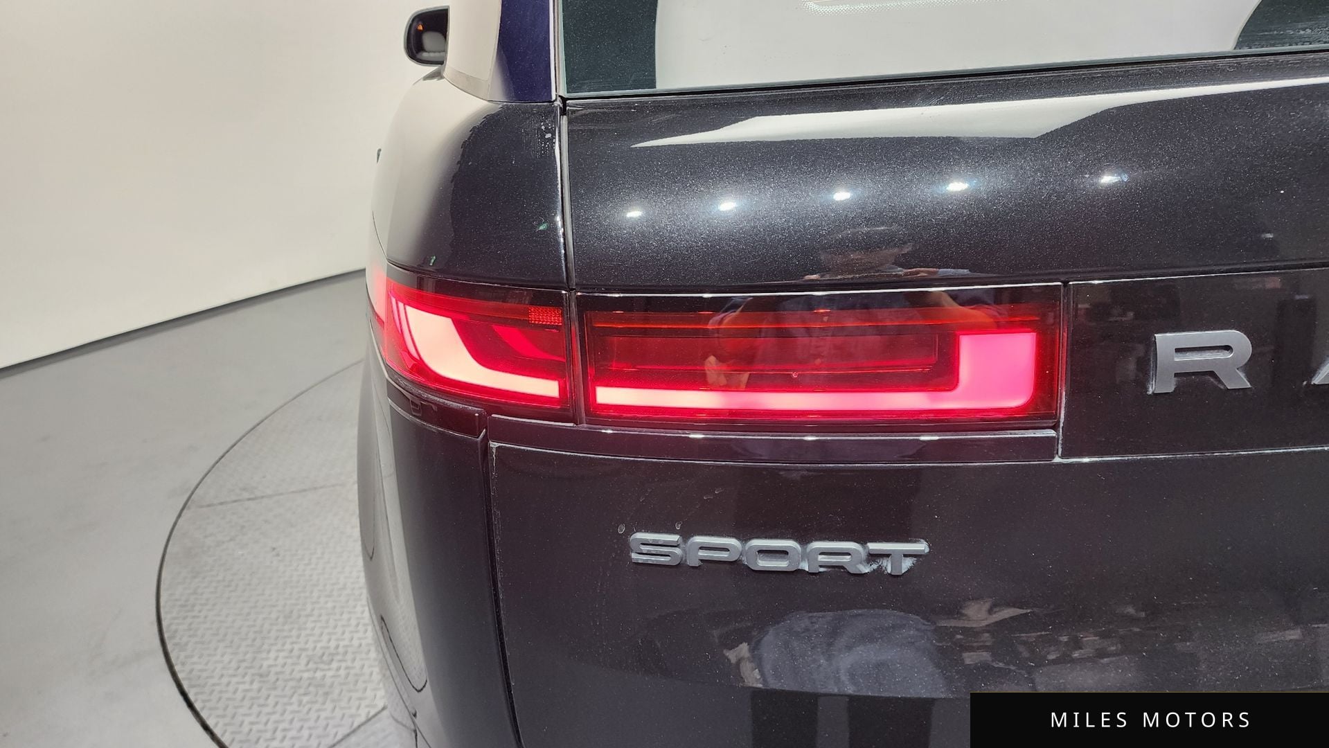 Land Rover Range Rover Sport 2023 — миниатюра 9