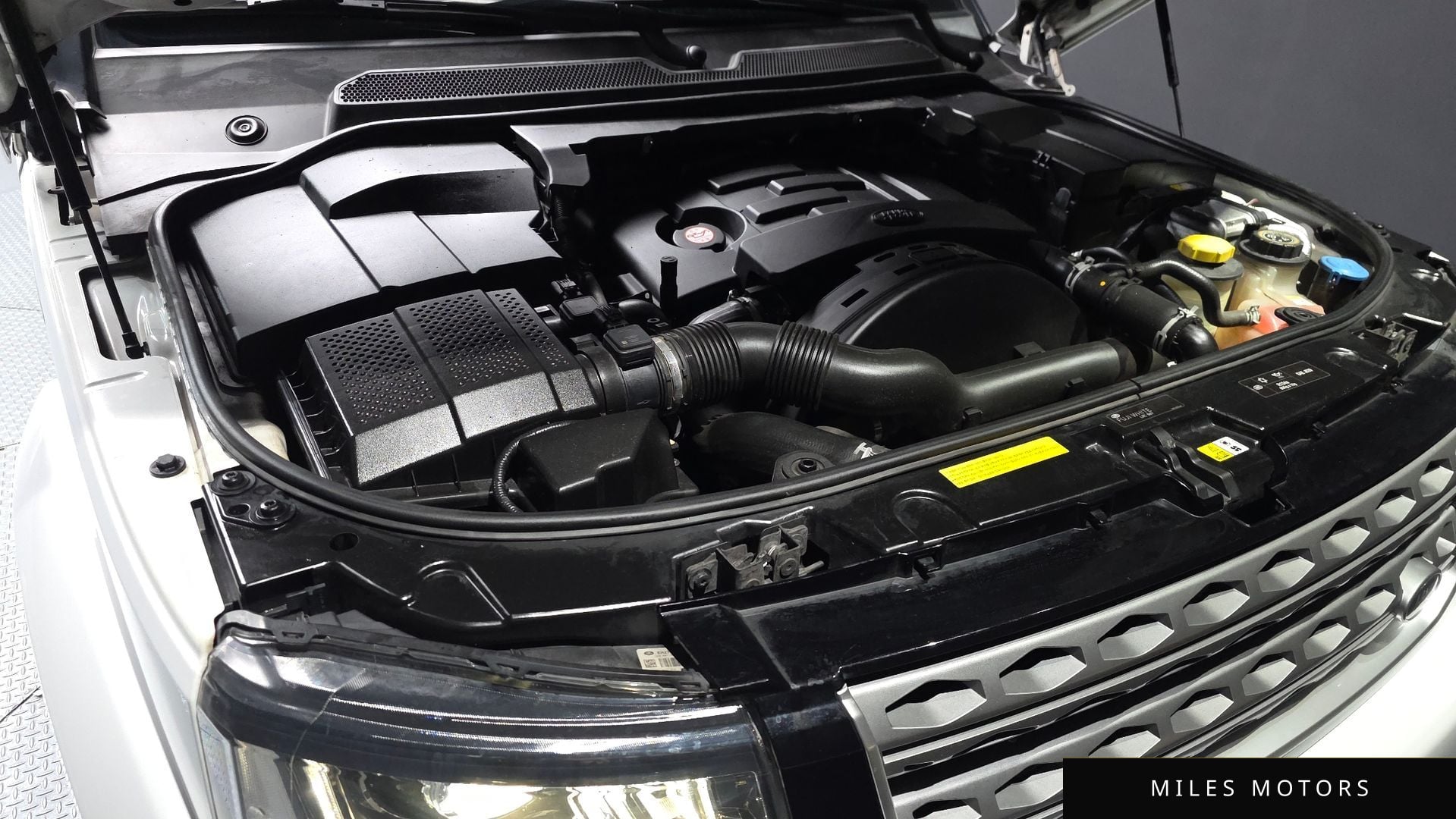 Land Rover Discovery 2015 — миниатюра 6