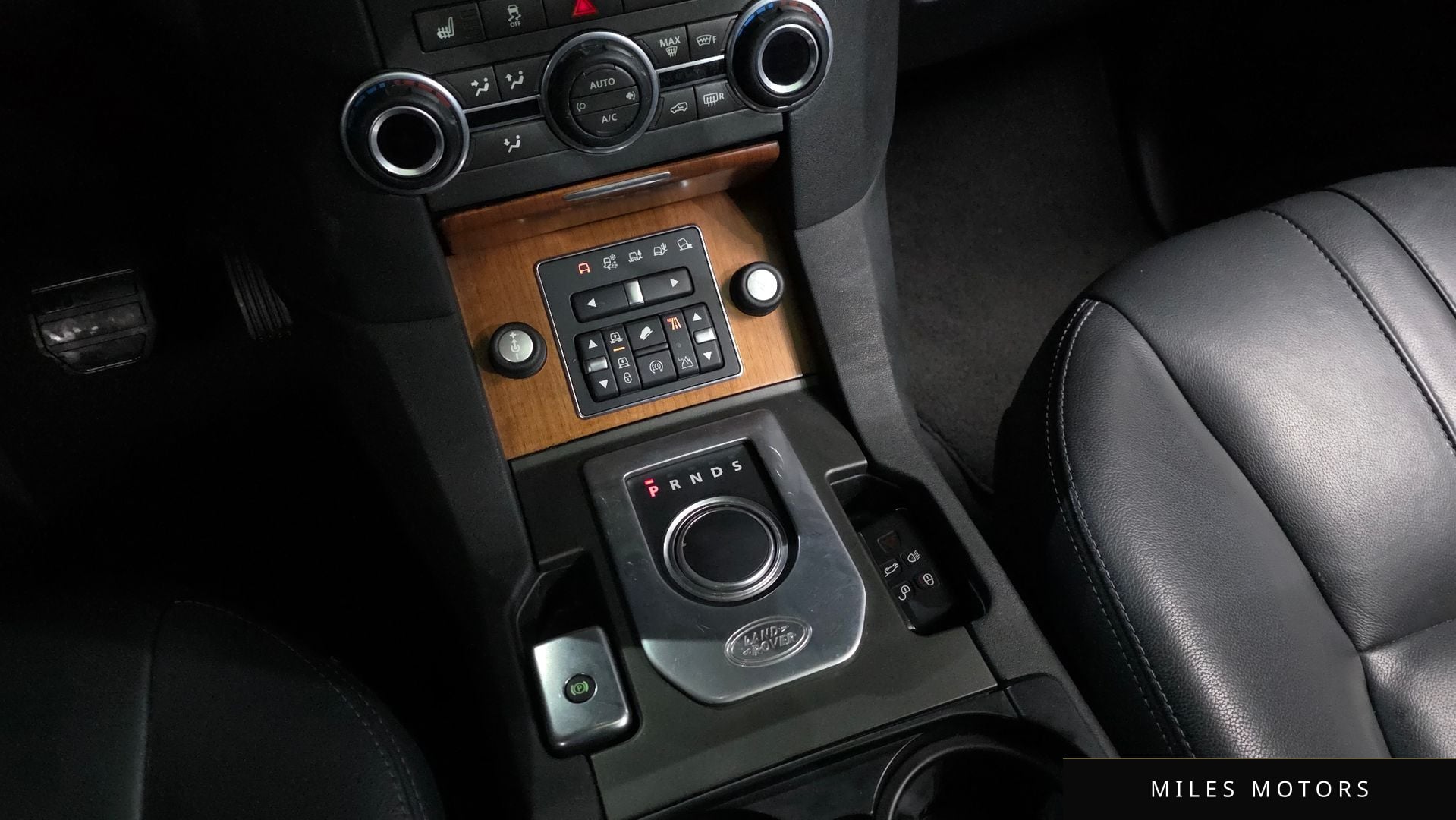 Land Rover Discovery 2015 — миниатюра 9