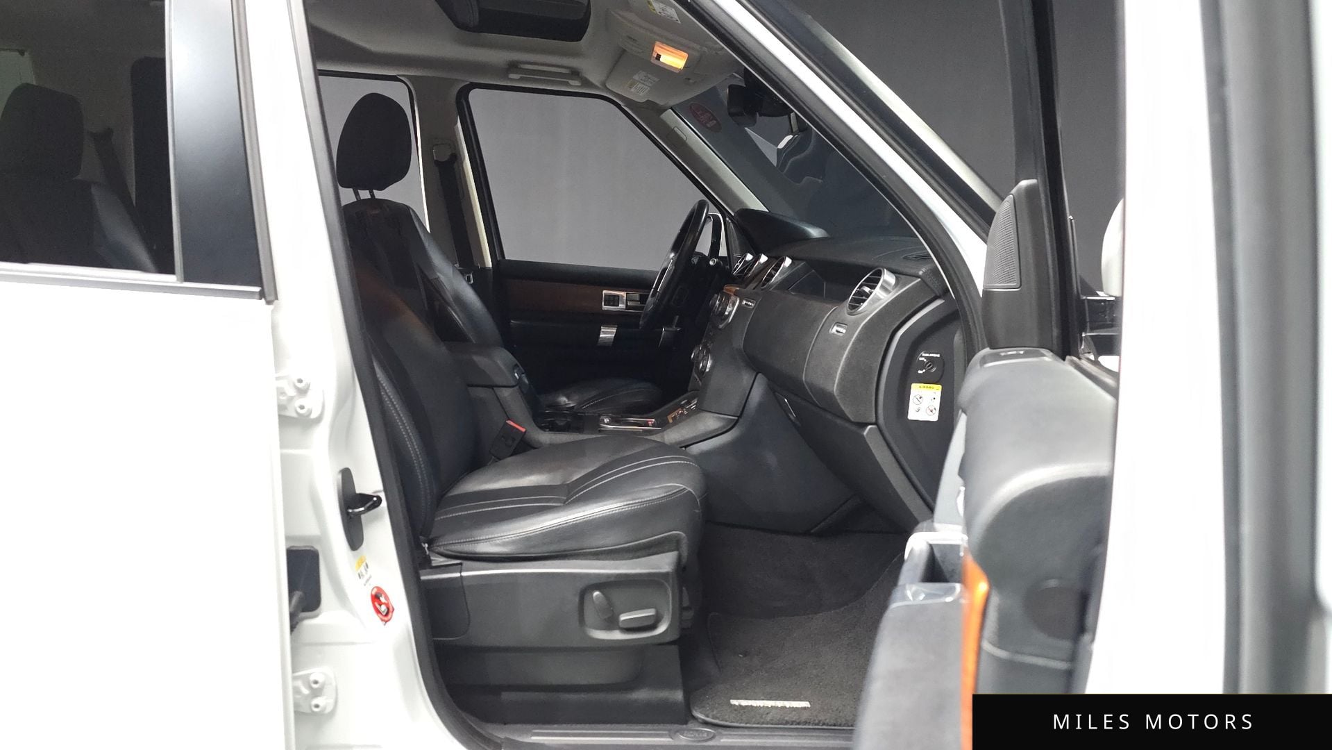 Land Rover Discovery 2015 — миниатюра 11