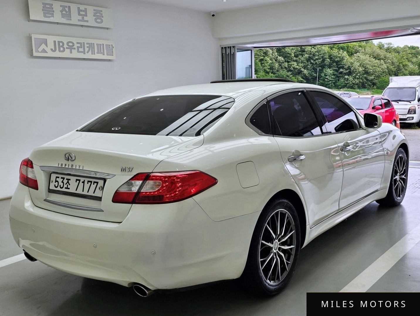 Infiniti M37 2011 — миниатюра 5