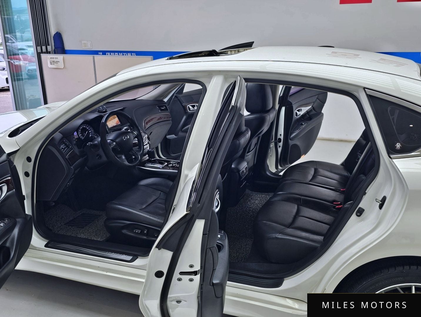 Infiniti M37 2011 — миниатюра 11