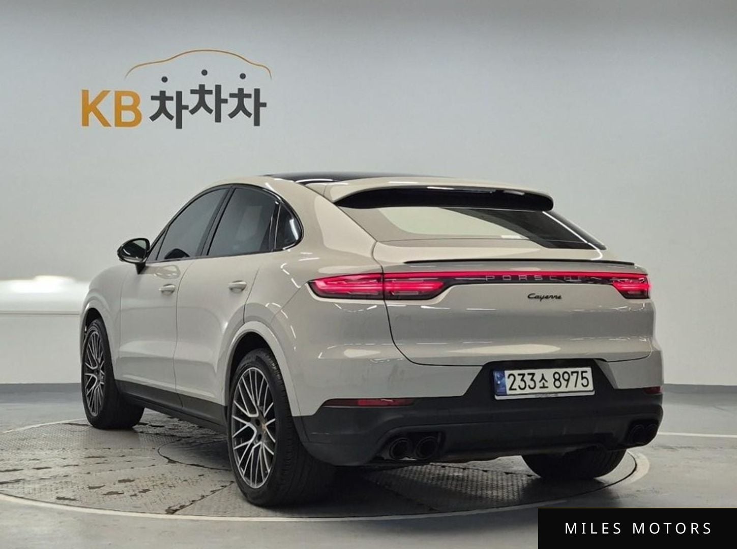 Porsche Cayenne 2021 — миниатюра 2