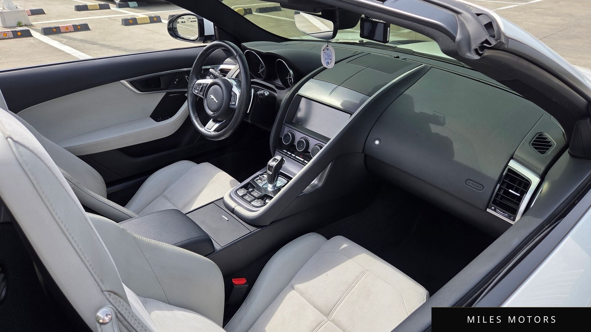 Jaguar F-TYPE 2019 — миниатюра 8