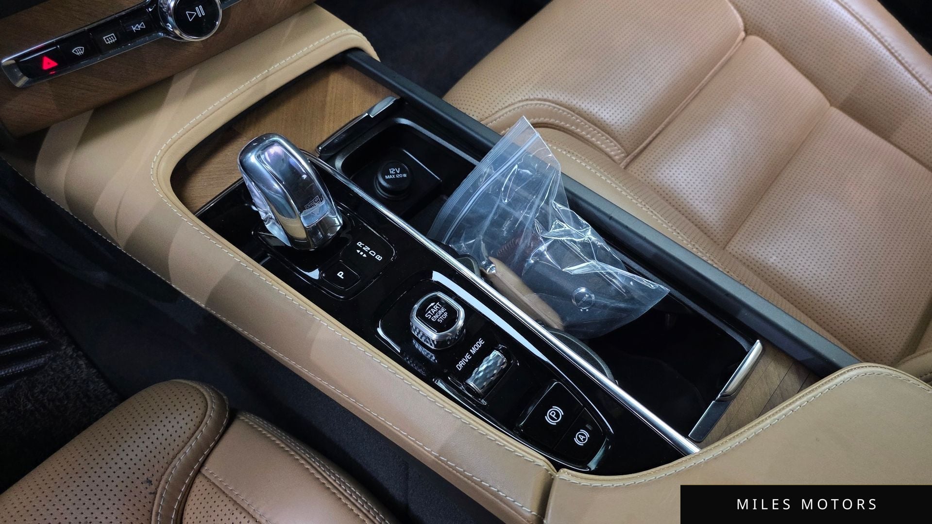Volvo XC90 2018 — миниатюра 9