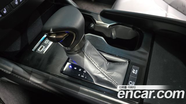 Лексус ES300h 2025 — миниатюра 12