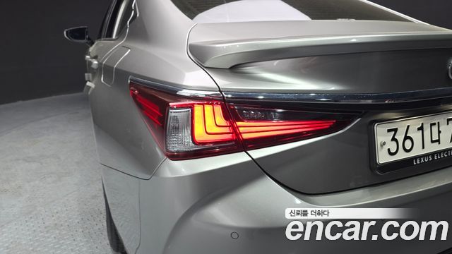 Лексус ES300h 2025 — миниатюра 9