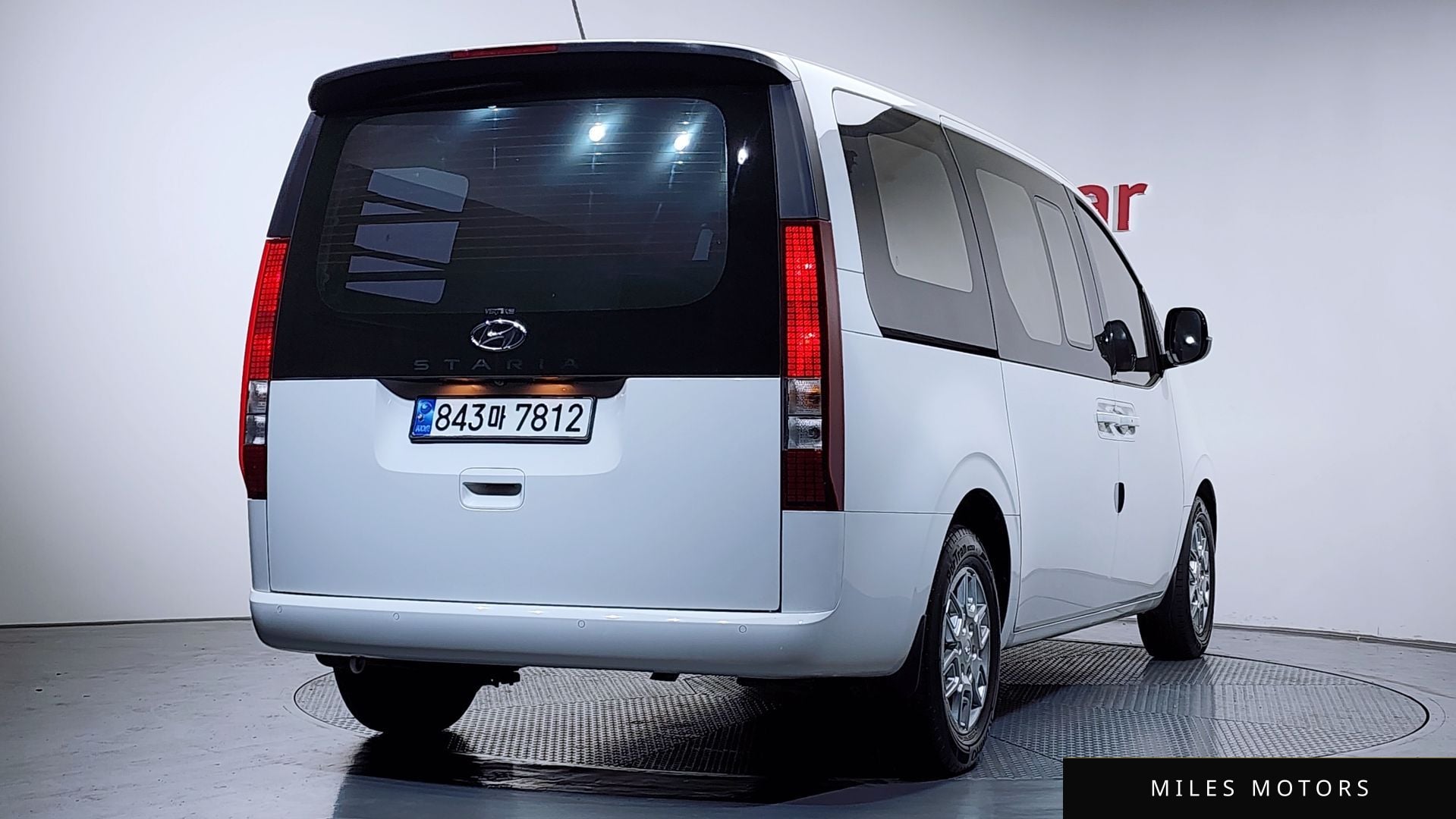Hyundai Staria 2023 — миниатюра 2