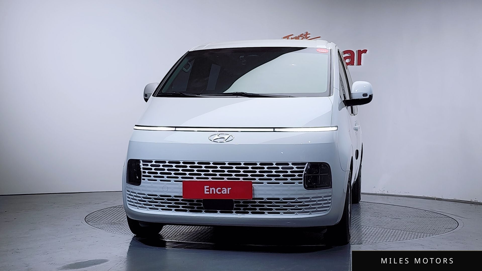 Hyundai Staria 2023 — миниатюра 3