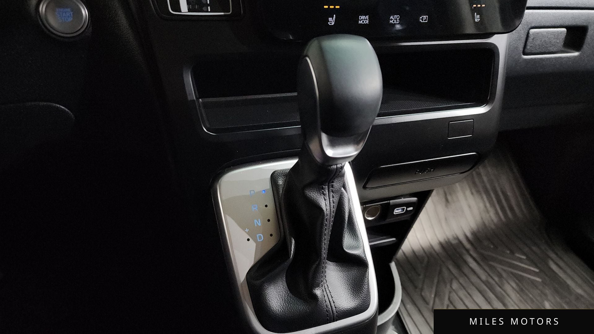 Hyundai Staria 2023 — миниатюра 12