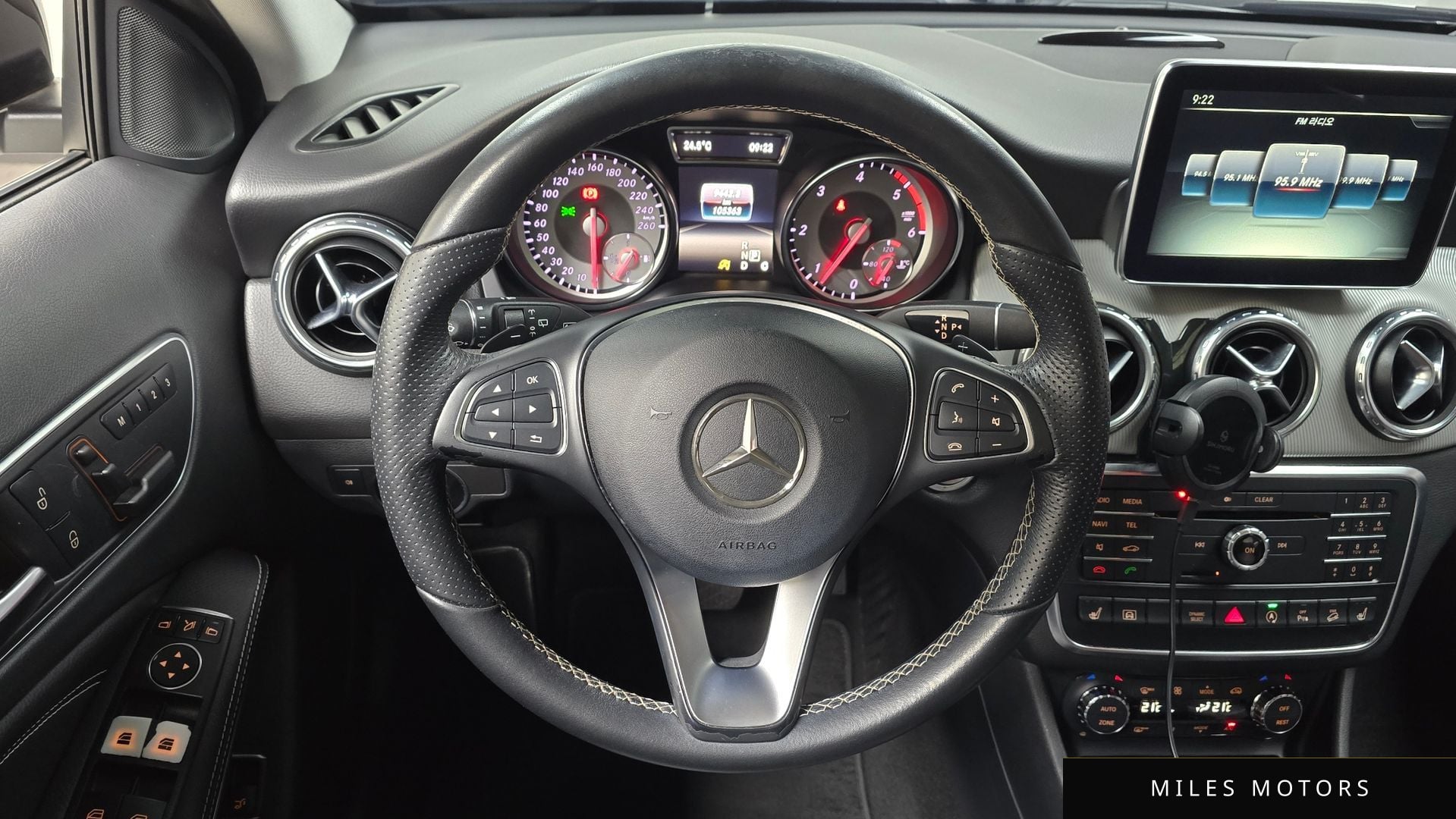 Mercedes-Benz GLA-Class X156 2016 — миниатюра 13