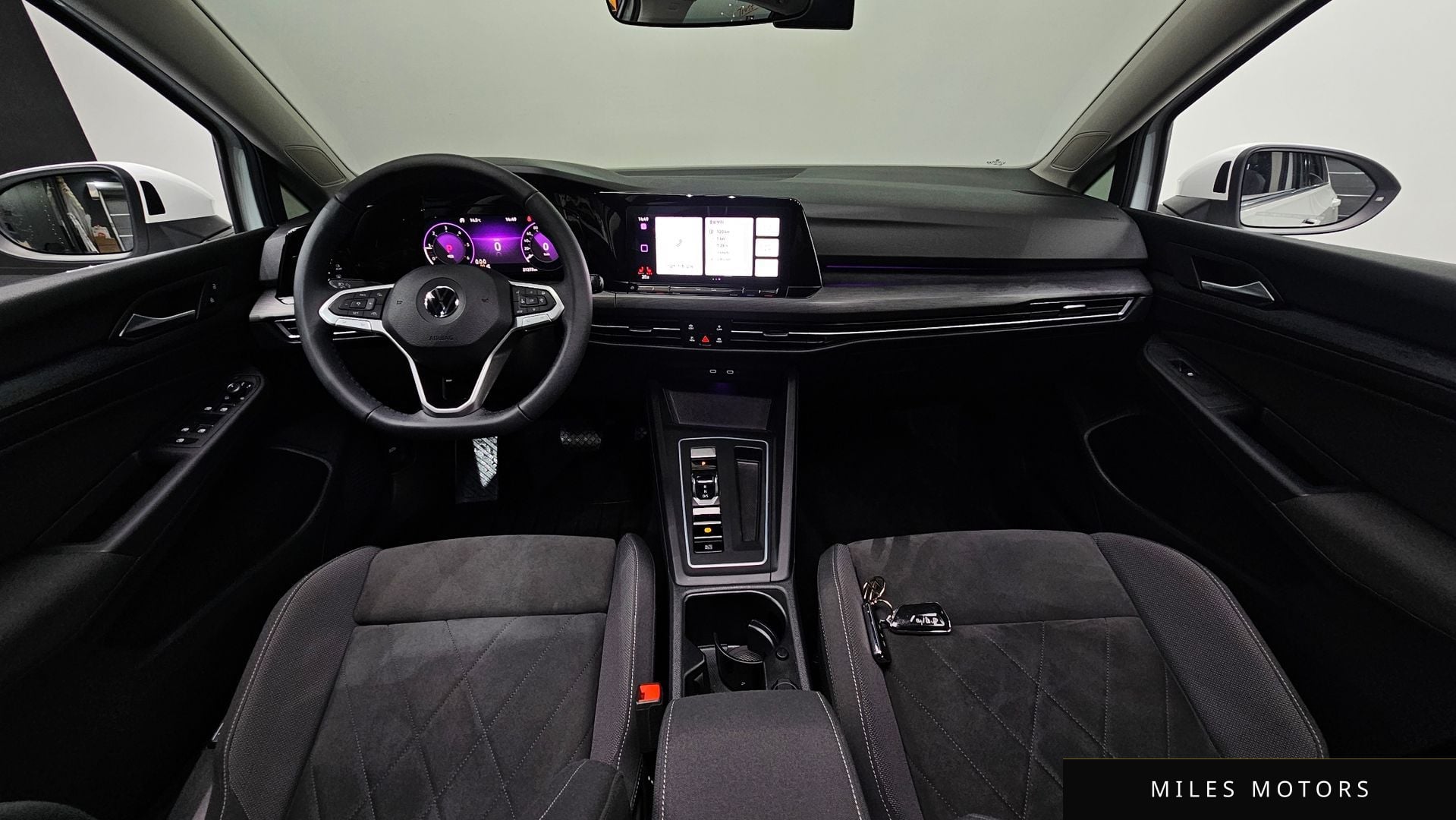 Volkswagen 골프 2022 — миниатюра 10