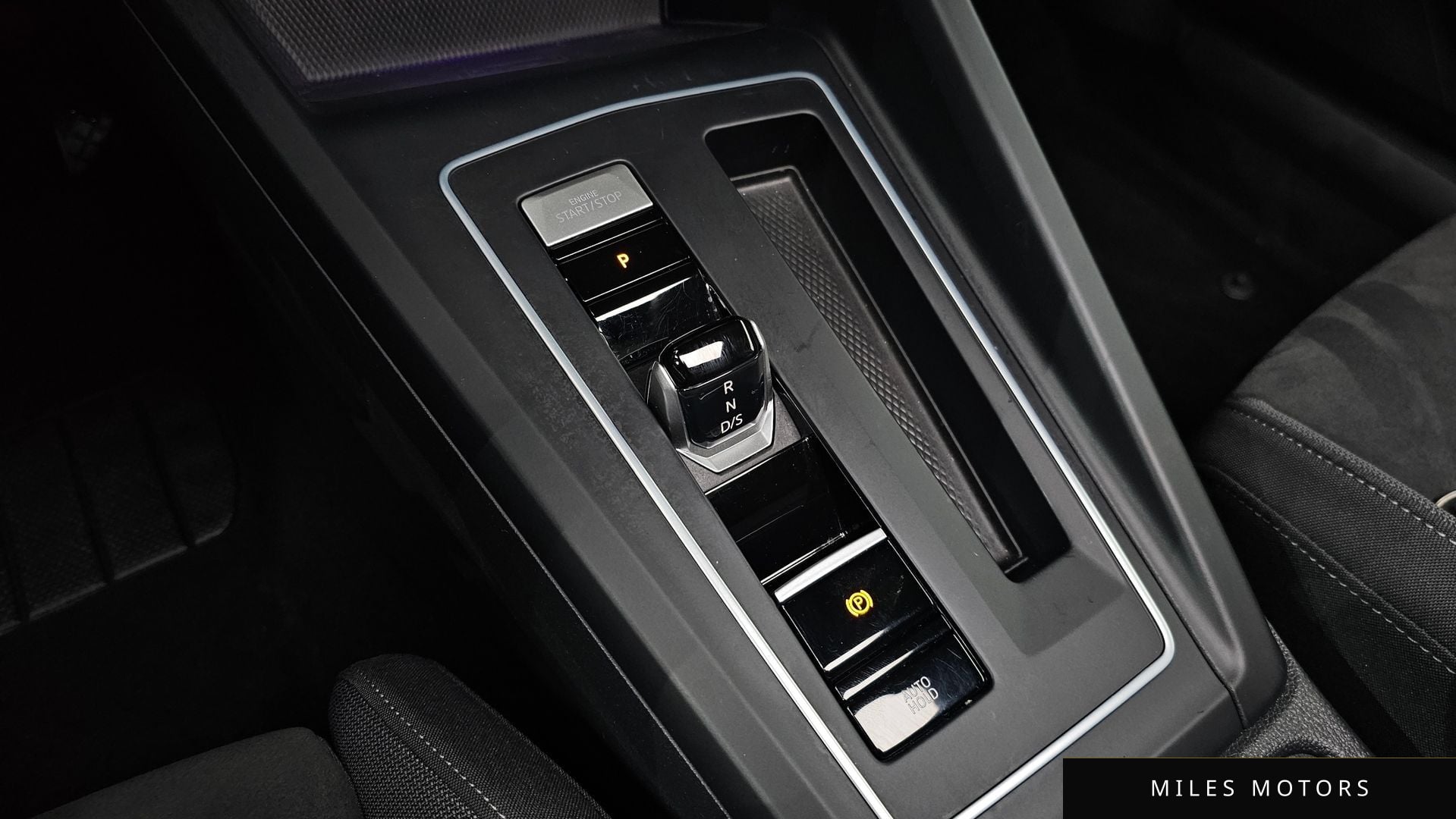 Volkswagen 골프 2022 — миниатюра 12