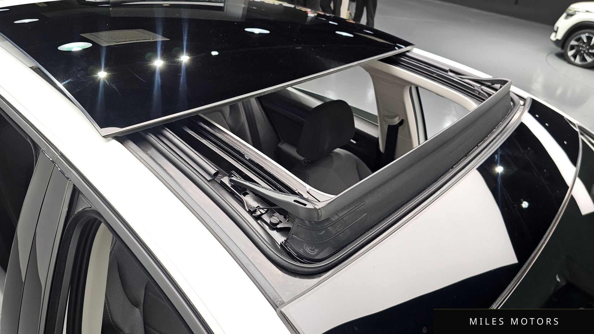 Volkswagen 골프 2022 — миниатюра 23