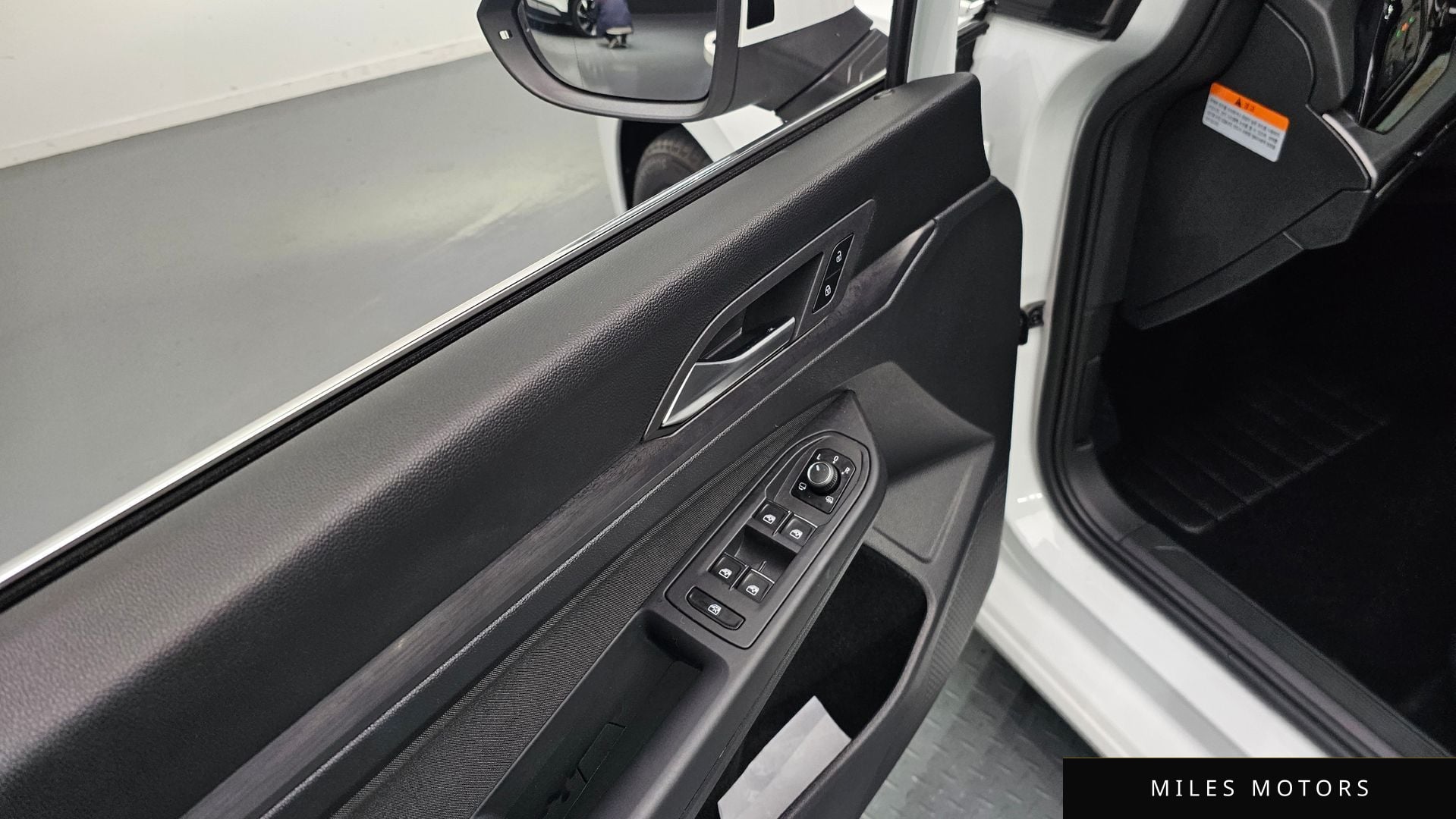 Volkswagen 골프 2022 — миниатюра 25