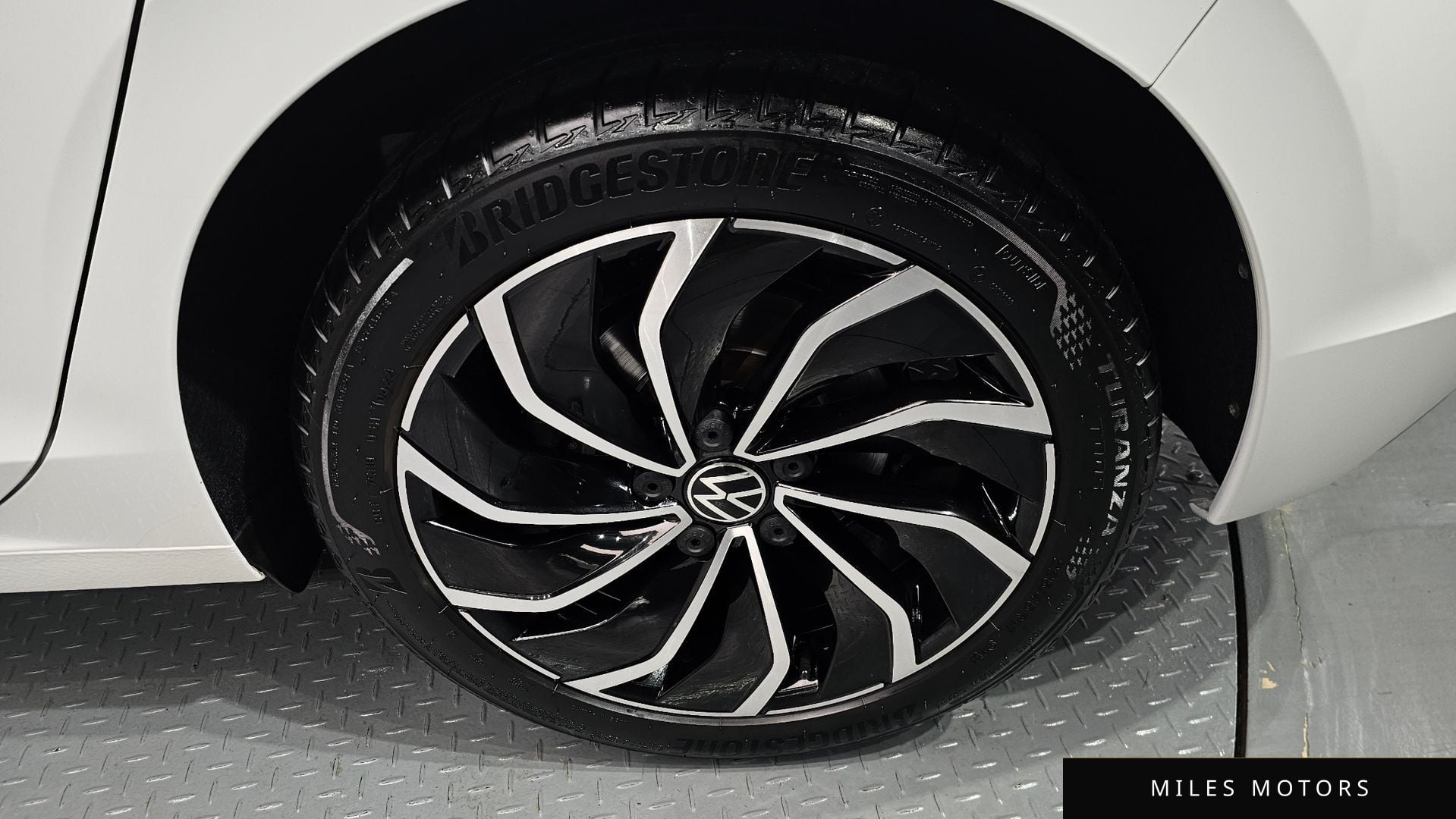 Volkswagen 골프 2022 — миниатюра 7