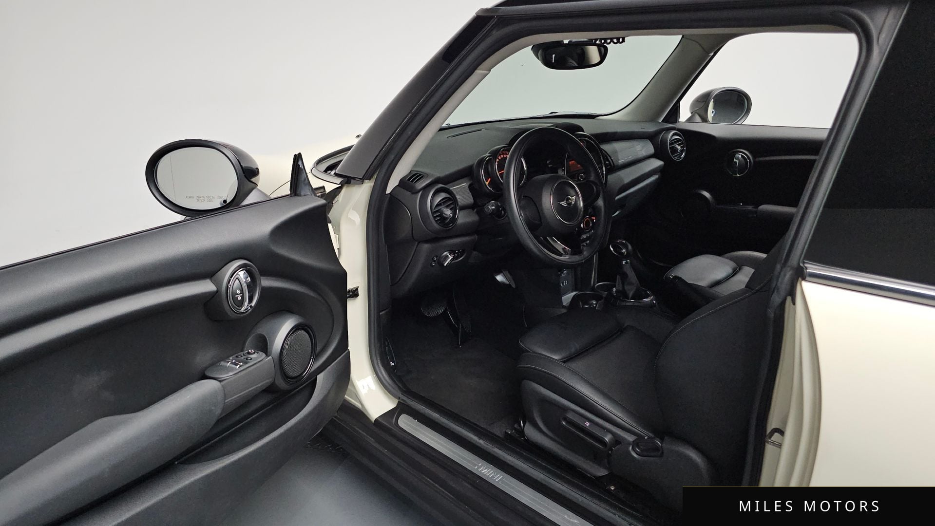 MINI 쿠퍼 D 2015 — миниатюра 12