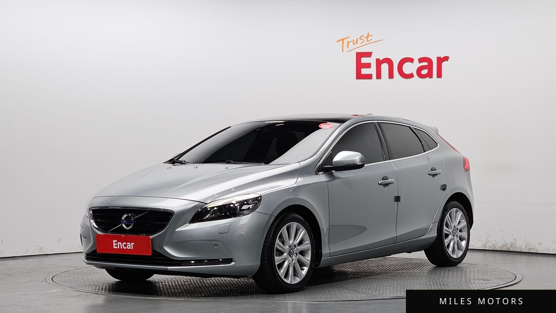 Volvo V40 2016 — фото 1 из 12