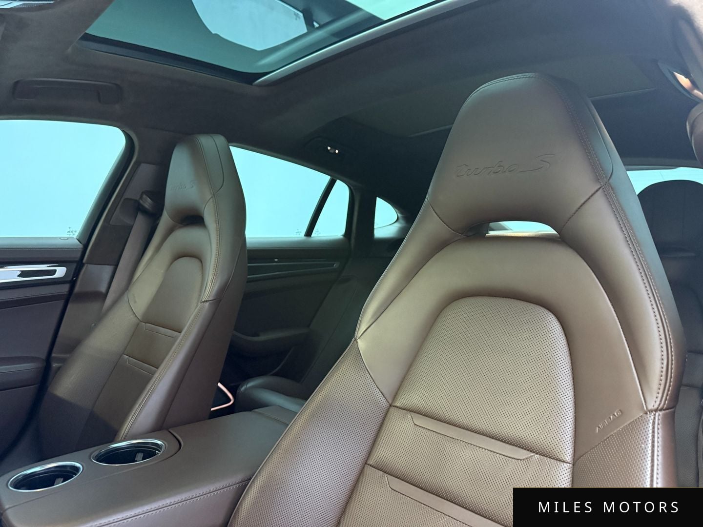 Porsche 파나메라 (971) 2022 — миниатюра 10
