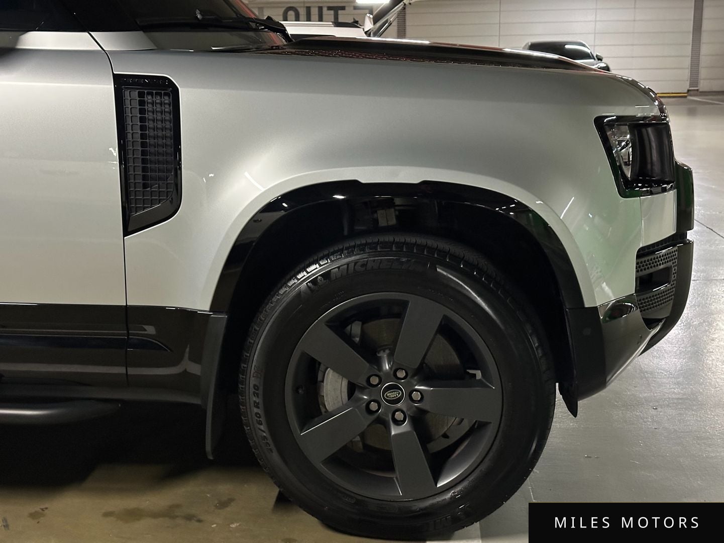 Land Rover Defender 2024 — миниатюра 5