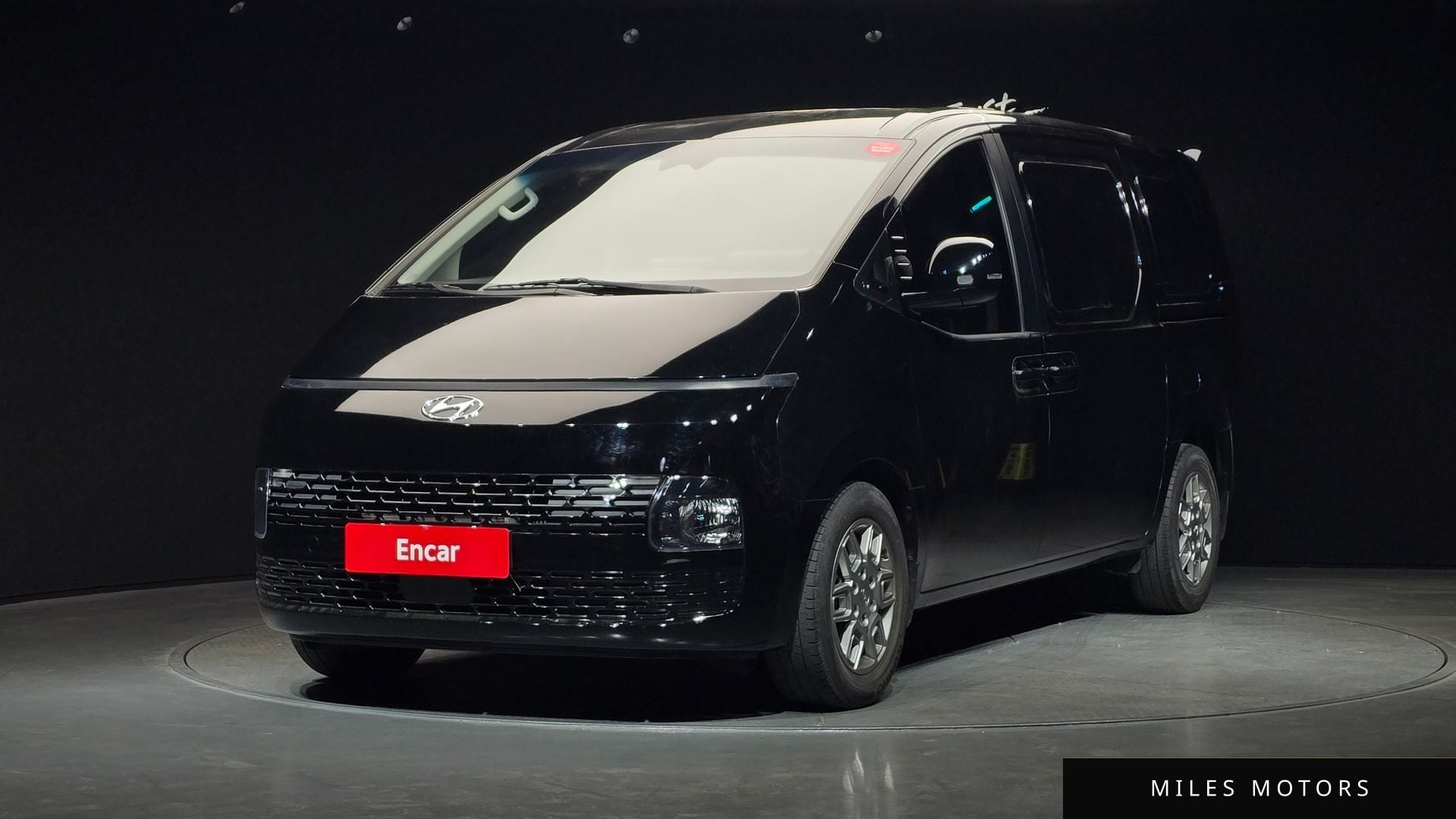 Hyundai Staria 2022 — фото 1 из 12