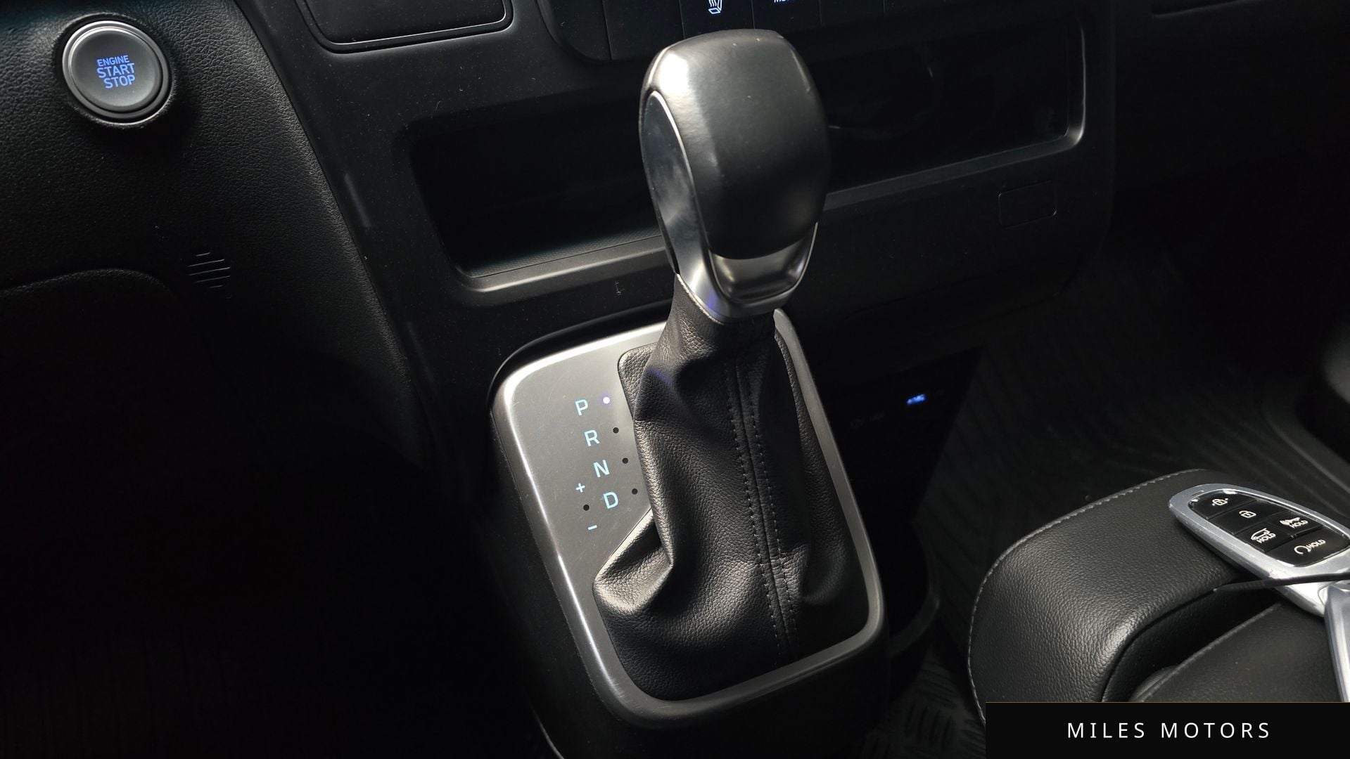 Hyundai Staria 2022 — миниатюра 9