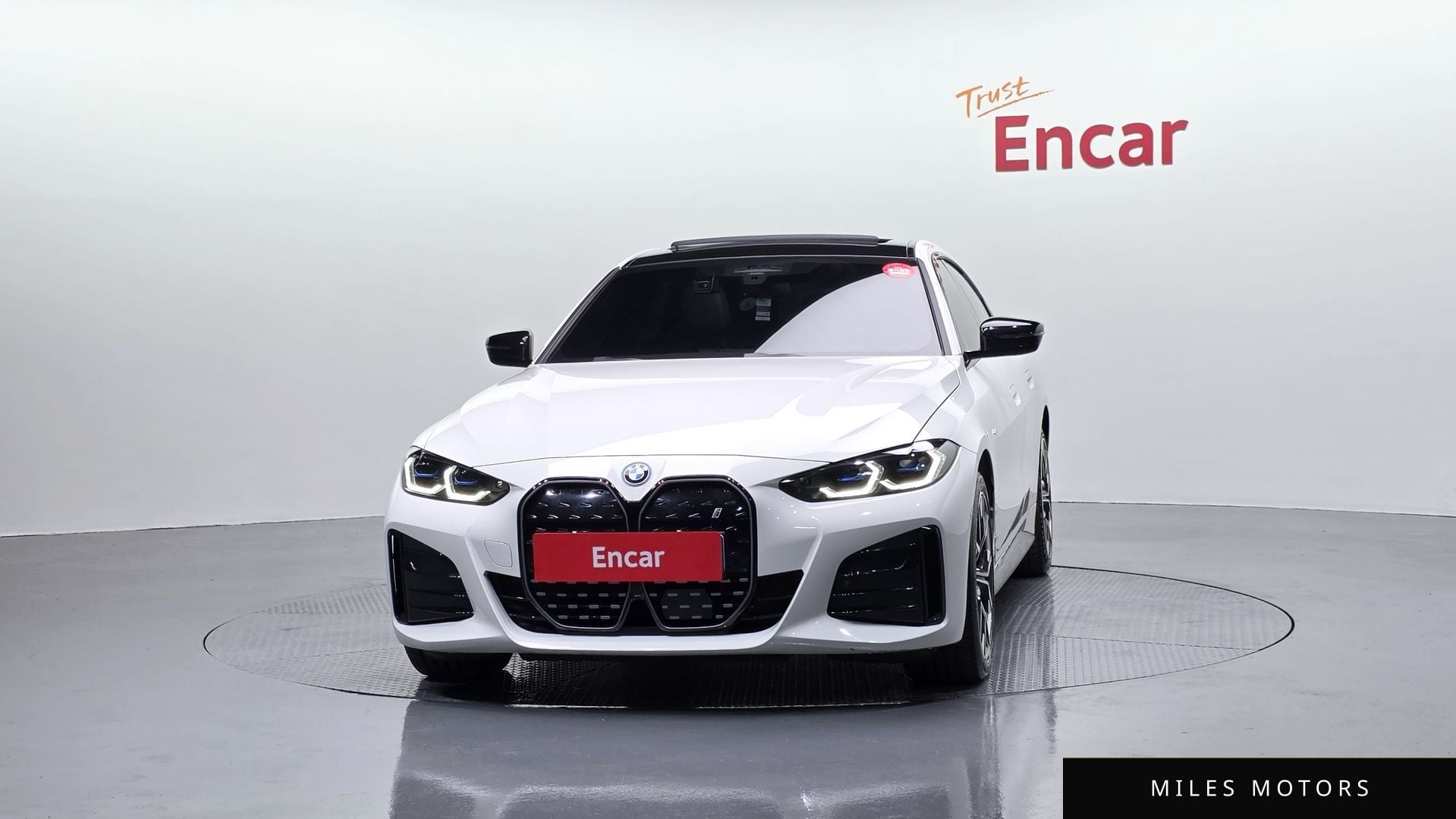 BMW i4 2023 — миниатюра 3