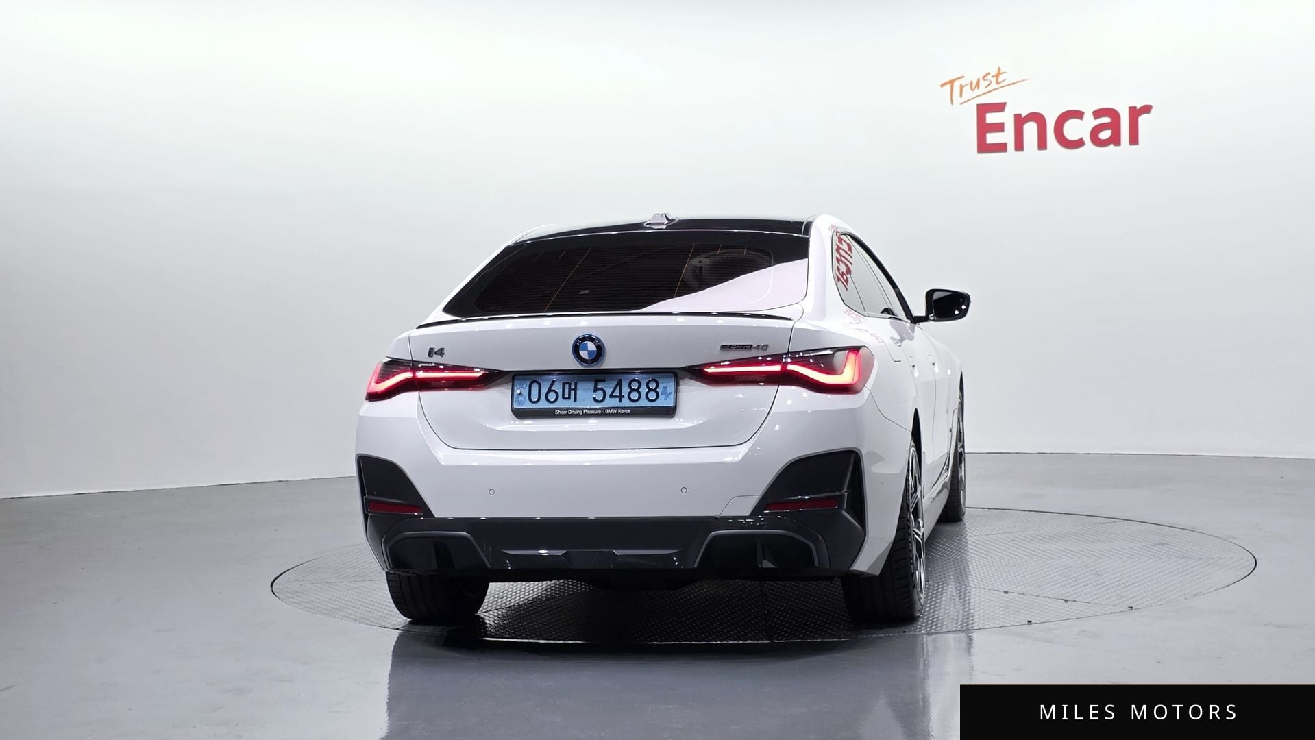 BMW i4 2023 — миниатюра 4