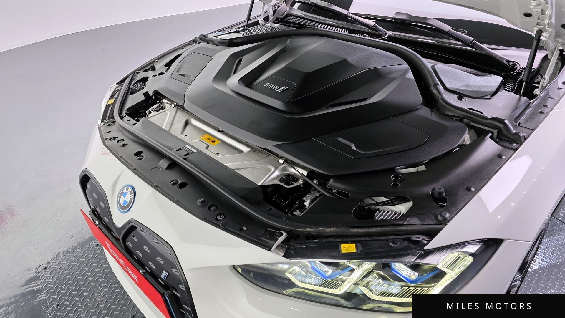 BMW i4 2023 — миниатюра 6