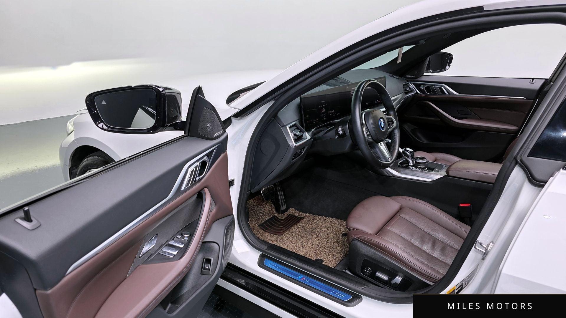 BMW i4 2023 — миниатюра 13