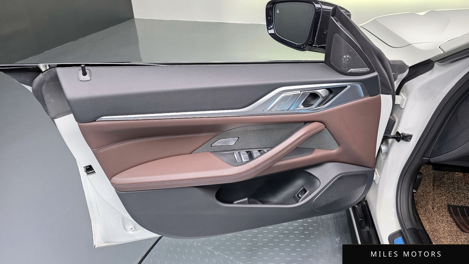 BMW i4 2023 — миниатюра 14